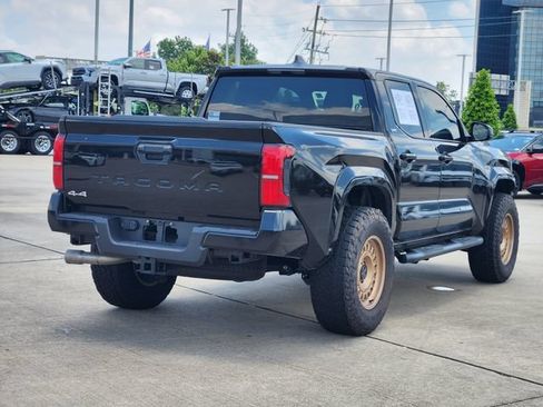 Certified 2025 Toyota Tacoma SR5 AWD/4WD image 7