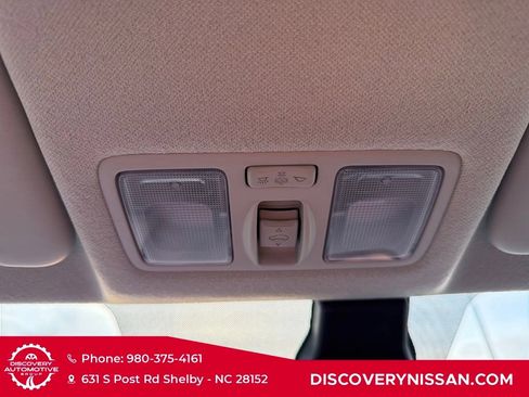 Used 2023 Hyundai Venue SEL image 29