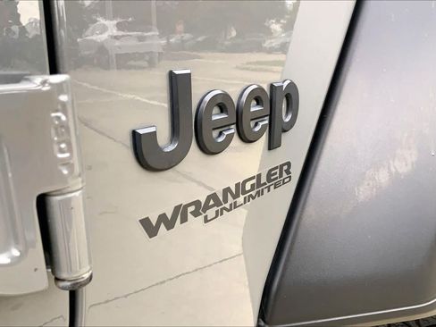 Used 2021 Jeep Wrangler Unlimited Sport AWD/4WD image 30