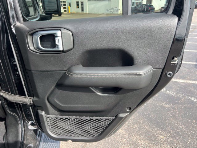 Used 2020 Jeep Wrangler Unlimited Sahara w/ Dual Top Group AWD/4WD image 14