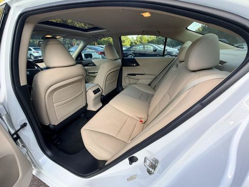 Used 2013 Honda Accord Touring image 10
