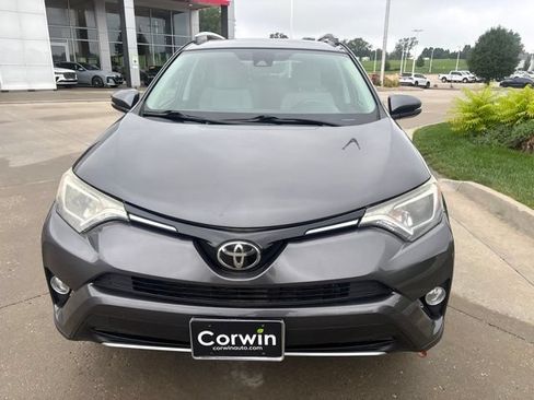 Used 2017 Toyota RAV4 XLE AWD/4WD image 10