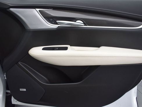 Used 2023 Cadillac XT5 Sportv w/ Technology Package AWD/4WD image 33