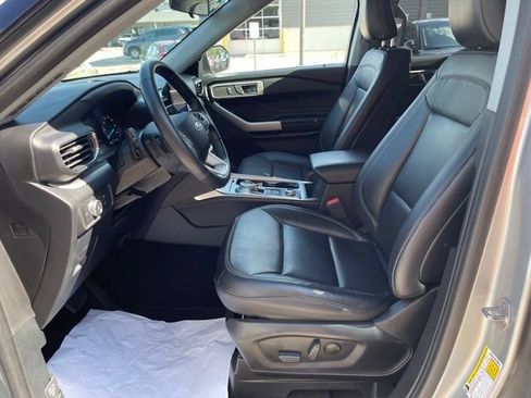 Certified 2020 Ford Explorer XLT w/ Equipment Group 202A AWD/4WD image 13