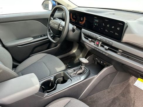 New 2025 Kia K4 LXS image 10