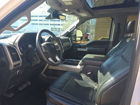 Used 2019 Ford F250 Lariat w/ Lariat Ultimate Package image 6