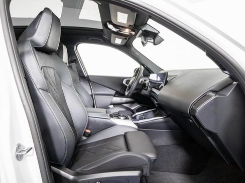 Used 2025 BMW X3 xDrive30i image 10