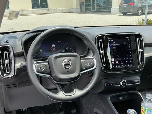 Used 2026 Volvo XC40 B5 Plus AWD/4WD image 32