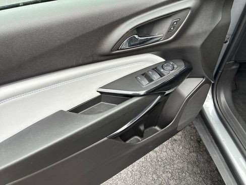 Used 2025 Chevrolet Trax LT w/ LT Convenience Package image 13