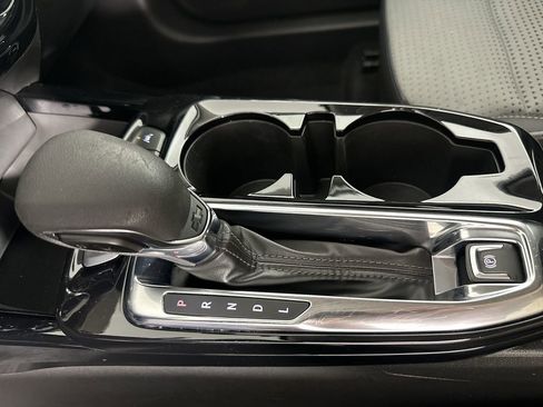 Used 2024 Chevrolet Trax LT w/ Driver Confidence Package FWD image 18