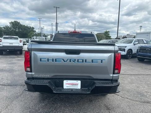Used 2024 Chevrolet Colorado Z71 AWD/4WD image 4