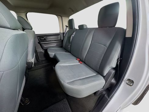 Used 2016 RAM 1500 Express RWD image 27
