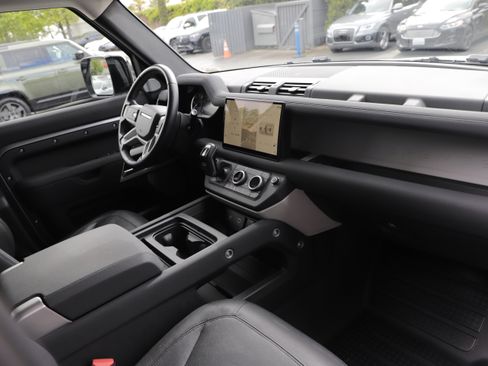 Certified 2023 Land Rover Defender 130 SE AWD/4WD image 13