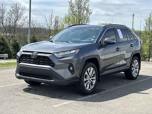 Used 2022 Toyota RAV4 XLE Premium image 1