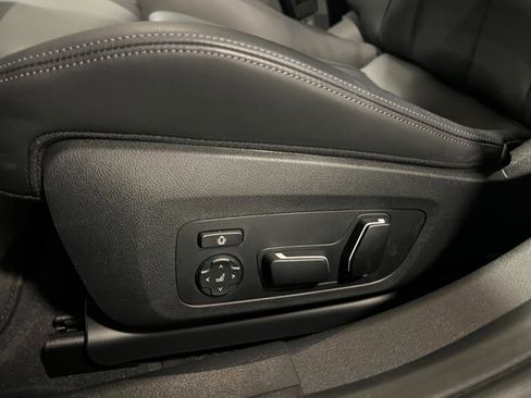 Used 2025 BMW M3 Competition image 25