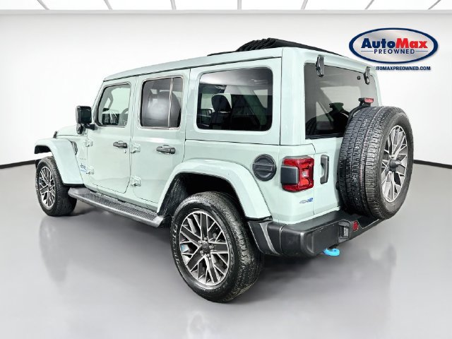 Used 2023 Jeep Wrangler Unlimited Sahara w/ Cold Weather Group AWD/4WD image 6