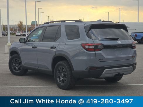New 2025 Honda Pilot TrailSport image 14