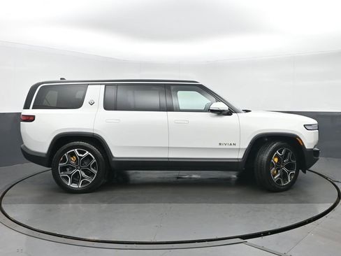 Used 2024 Rivian R1S Adventure AWD/4WD image 2