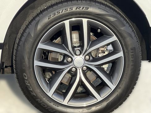 Used 2024 Land Rover Range Rover Evoque Dynamic SE image 11