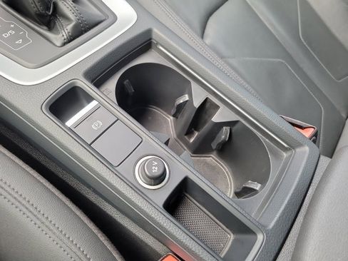 Certified 2021 Audi Q3 2.0T Premium Plus w/ Premium Plus Package image 28