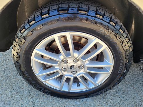 Used 2010 Land Rover Range Rover HSE AWD/4WD image 18
