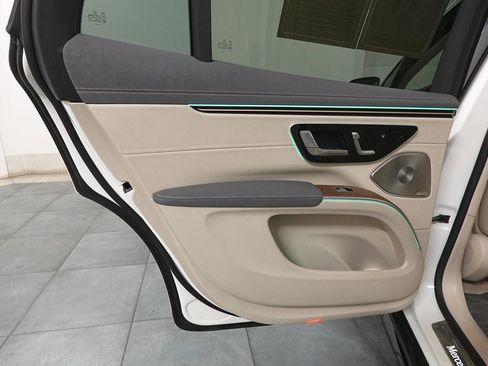 Used 2023 Mercedes-Benz EQS 580 4MATIC SUV image 28