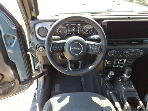 New 2026 Jeep Gladiator Sport AWD/4WD image 18
