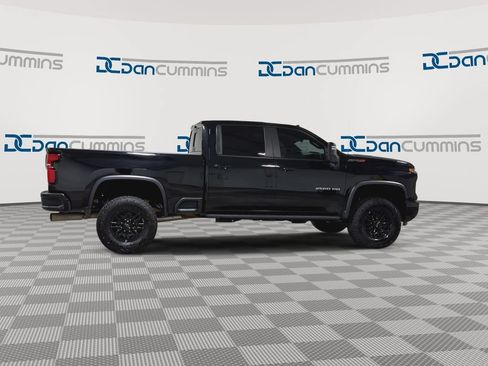 Used 2025 Chevrolet Silverado 2500 ZR2 w/ Technology Package AWD/4WD image 2