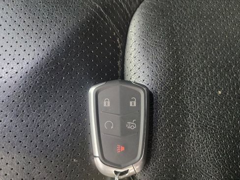 Used 2019 Chevrolet Camaro LT w/ Technology Package image 32