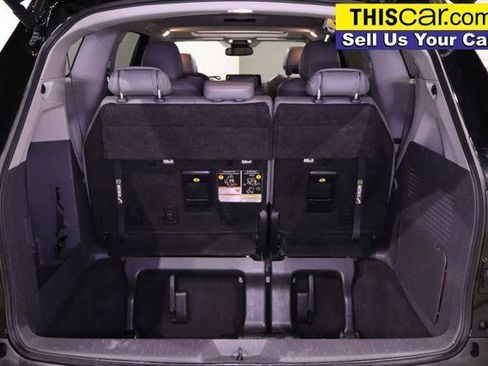Used 2023 Toyota Sienna XLE FWD image 35