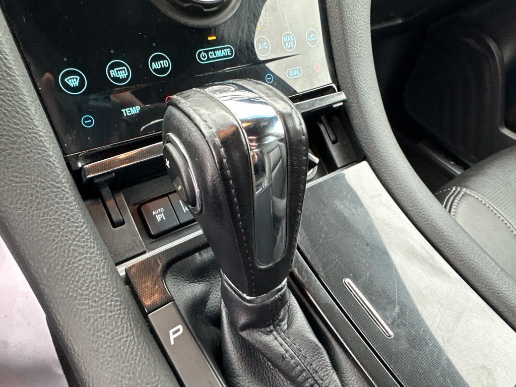 Certified 2019 Ford Taurus Limited w/ Driver Assist Package AWD/4WD image 17