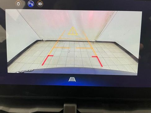 New 2025 Chevrolet Equinox LT image 4