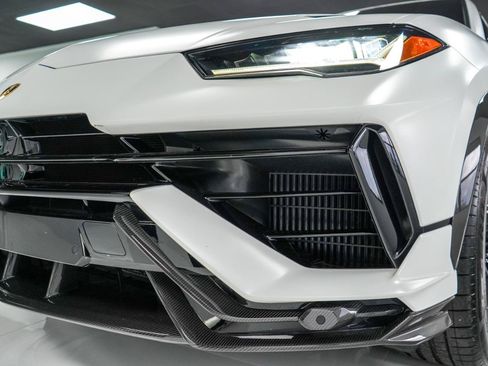 Used 2023 Lamborghini Urus Performante AWD/4WD image 15