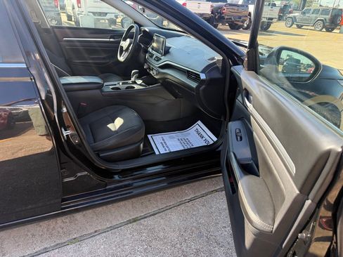 Used 2022 Nissan Altima 2.5 SV image 14