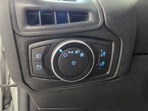 Used 2017 Ford Focus SEL FWD image 20
