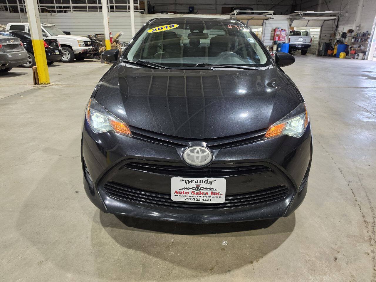 Used 2019 Toyota Corolla LE FWD image 19