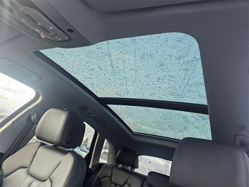 Used 2020 Audi Q5 e Premium Plus image 20