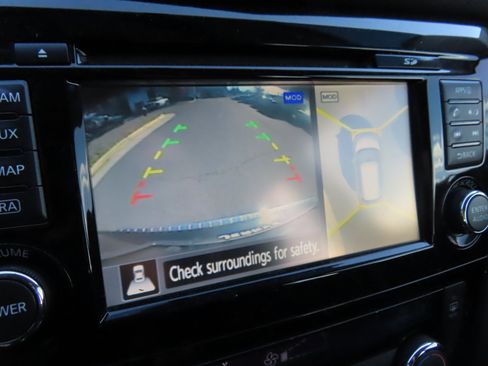 Used 2015 Nissan Rogue SV w/ SV Premium Package image 24