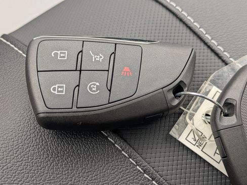 New 2026 Chevrolet Traverse RS image 32