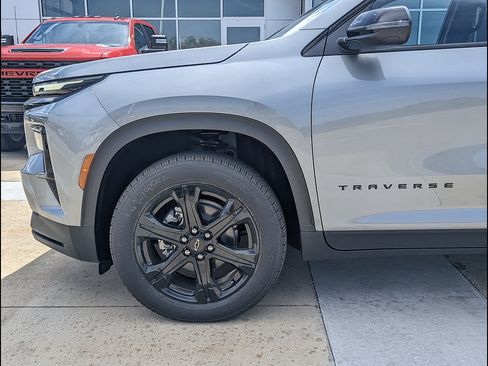 New 2027 Chevrolet Traverse LT w/ Midnight/Sport Edition FWD image 10