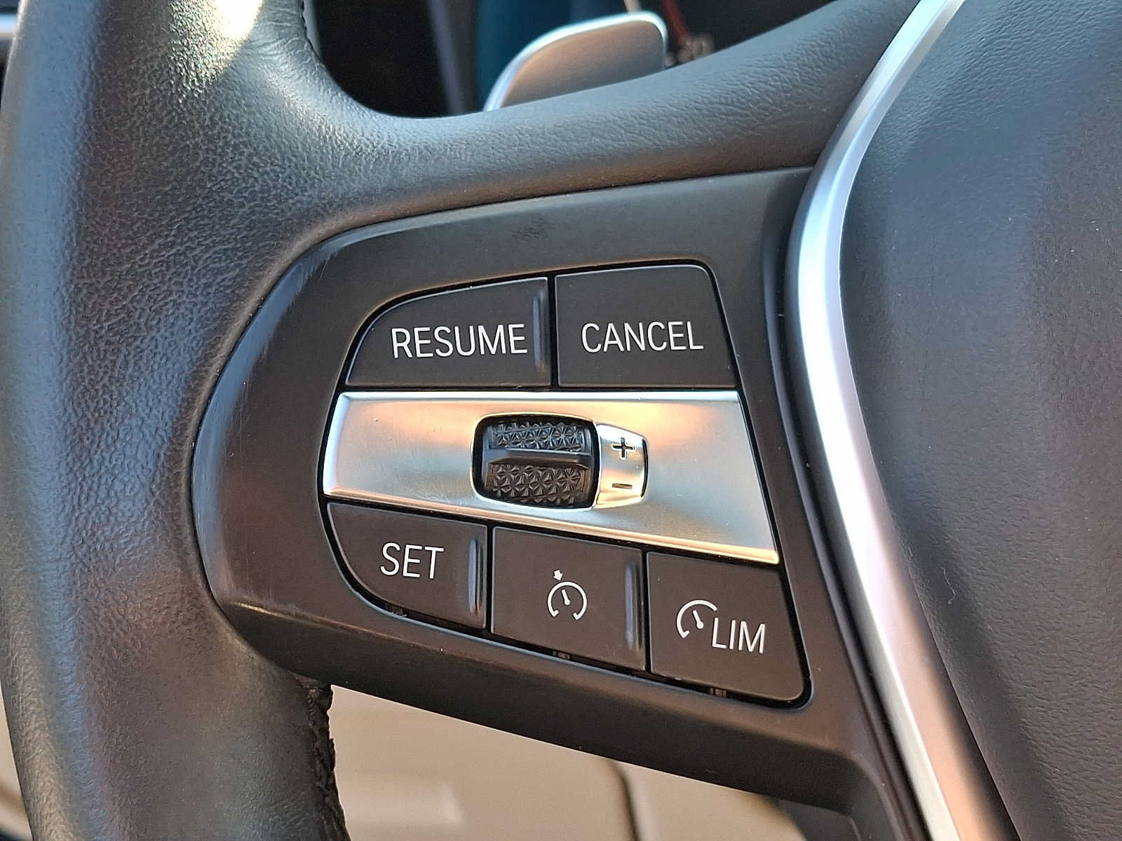 Used 2019 BMW 330i xDrive Sedan w/ Driving Assistance Package AWD/4WD image 18