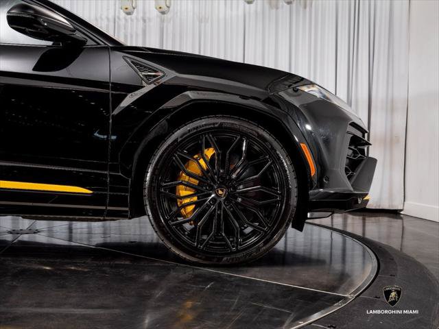 Used 2025 Lamborghini Urus SE AWD/4WD image 17