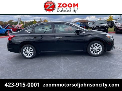 Used 2019 Nissan Sentra SV image 1