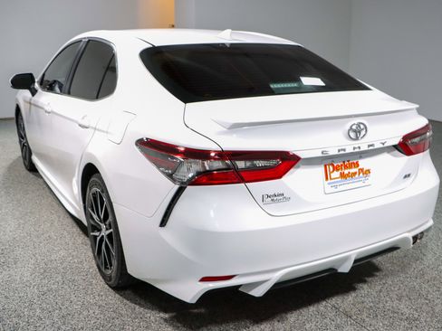Used 2023 Toyota Camry SE FWD image 9