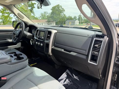Used 2019 RAM 1500 Classic SLT AWD/4WD image 49