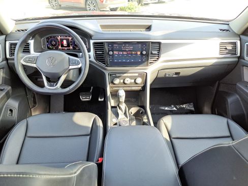 Used 2022 Volkswagen Atlas SEL R-Line image 9