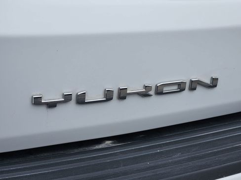 Certified 2024 GMC Yukon SLT w/ SLT Premium Package image 13