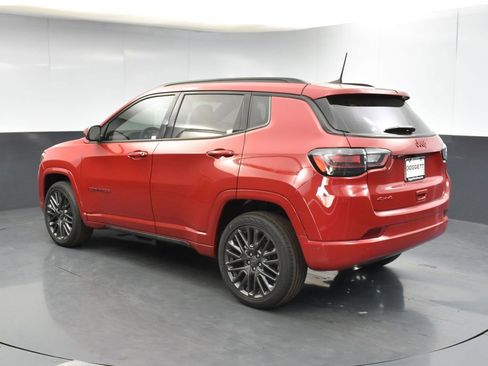 Used 2024 Jeep Compass Limited image 8