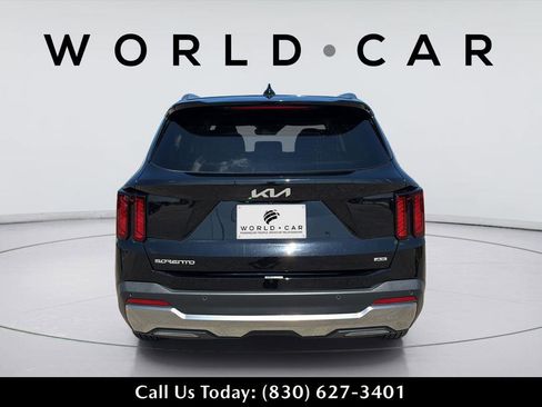 Used 2024 Kia Sorento S image 14
