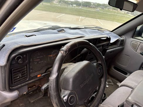 Used 1997 Dodge Ram 2500 Truck 2WD Club Cab image 8